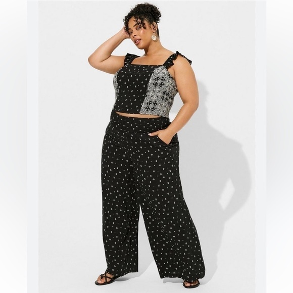 TORRID Challis Smoked Ruffle Trim Crop Top Size 18/20 - Picture 1 of 8